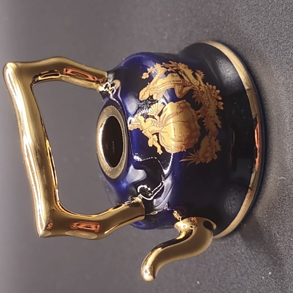 Vintage Blue and Gold Teapot - Picture 4 of 8